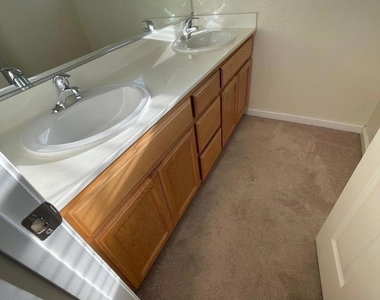 2309 St Augustine Dr - Photo Thumbnail 20