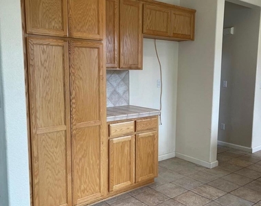 2309 St Augustine Dr - Photo Thumbnail 15