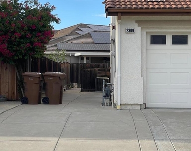 2309 St Augustine Dr - Photo Thumbnail 2