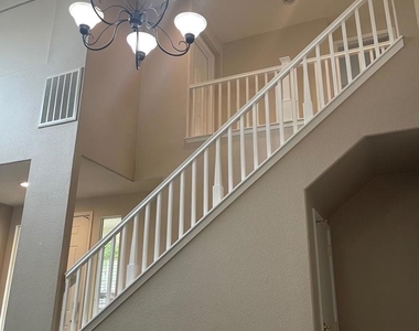 2309 St Augustine Dr - Photo Thumbnail 5