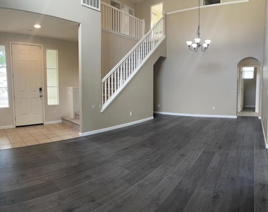 2309 St Augustine Dr - Photo Thumbnail 7