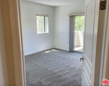 10633 Eastborne Avenue - Photo Thumbnail 16