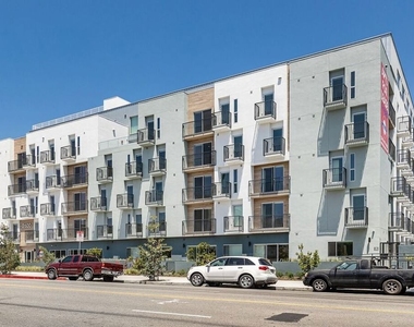 2600 S Sepulveda Boulevard - Photo Thumbnail 1