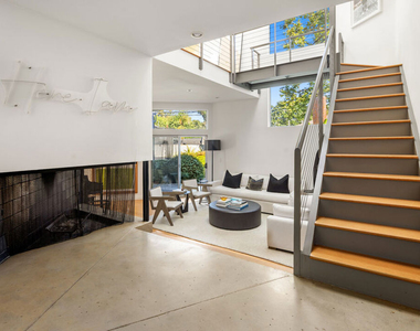 278 Entrada Drive - Photo Thumbnail 2