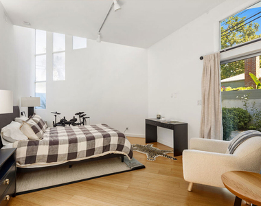 278 Entrada Drive - Photo Thumbnail 7
