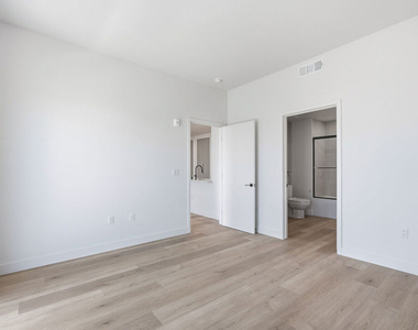 3555 Overland Avenue - Photo Thumbnail 12