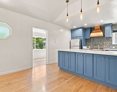 5412 Marburn Avenue - Photo Thumbnail 7