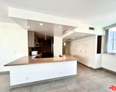 17350 W Sunset Boulevard - Photo Thumbnail 5