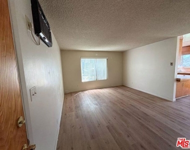 215 N Myrtle Avenue - Photo Thumbnail 3