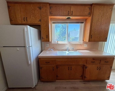 215 N Myrtle Avenue - Photo Thumbnail 9