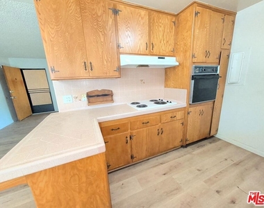 215 N Myrtle Avenue - Photo Thumbnail 10