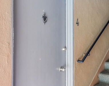1275 Havenhurst Drive - Photo Thumbnail 6