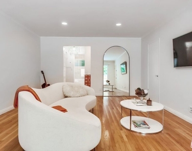 1275 Havenhurst Drive - Photo Thumbnail 7