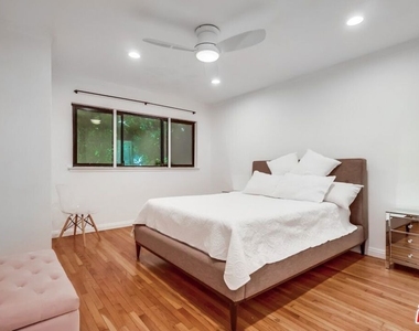 1275 Havenhurst Drive - Photo Thumbnail 31