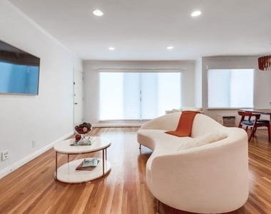 1275 Havenhurst Drive - Photo Thumbnail 12