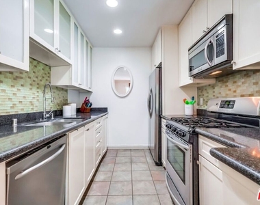 1275 Havenhurst Drive - Photo Thumbnail 23