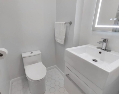 1275 Havenhurst Drive - Photo Thumbnail 35