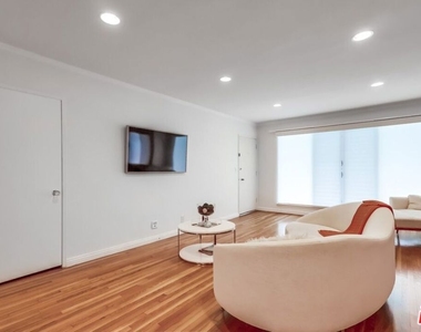1275 Havenhurst Drive - Photo Thumbnail 10