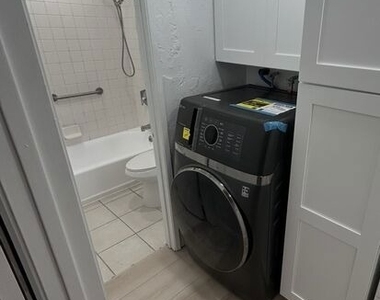 735 W Milford Street - Photo Thumbnail 6