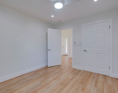8358 Kittyhawk Avenue - Photo Thumbnail 15