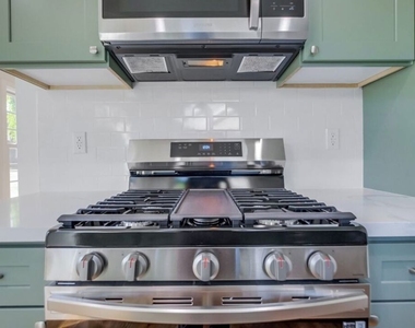 8358 Kittyhawk Avenue - Photo Thumbnail 10
