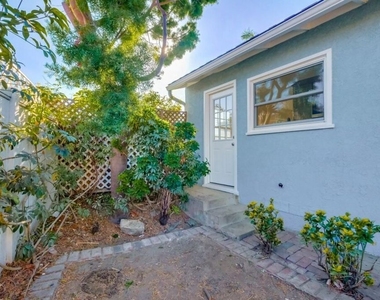 8358 Kittyhawk Avenue - Photo Thumbnail 21