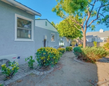 8358 Kittyhawk Avenue - Photo Thumbnail 22