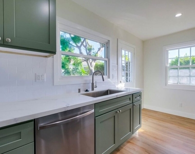 8358 Kittyhawk Avenue - Photo Thumbnail 12
