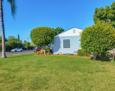 8358 Kittyhawk Avenue - Photo Thumbnail 3