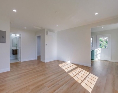 8358 Kittyhawk Avenue - Photo Thumbnail 5