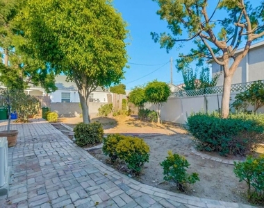 8358 Kittyhawk Avenue - Photo Thumbnail 24