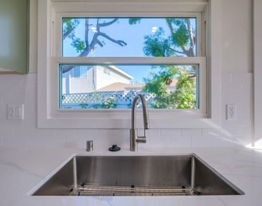 8358 Kittyhawk Avenue - Photo Thumbnail 11