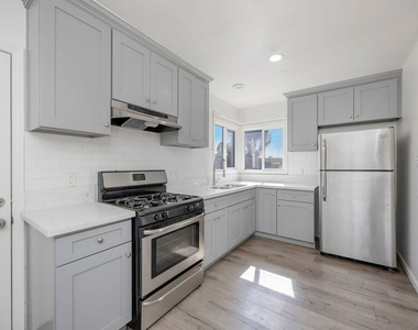2103 Barclay Street - Photo Thumbnail 3