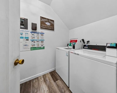 9031 Phyllis Avenue - Photo Thumbnail 20