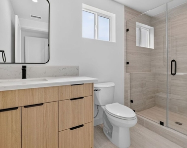 11302 Collins Street - Photo Thumbnail 11