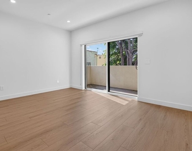 11302 Collins Street - Photo Thumbnail 26