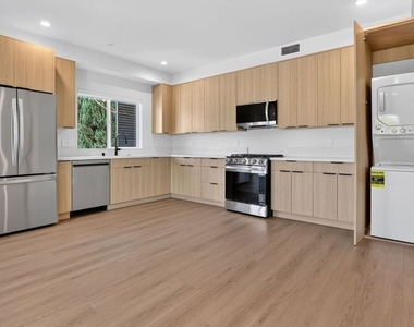 11302 Collins Street - Photo Thumbnail 3