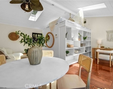 4038 1/2 Denny Avenue - Photo Thumbnail 9