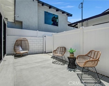4038 1/2 Denny Avenue - Photo Thumbnail 4