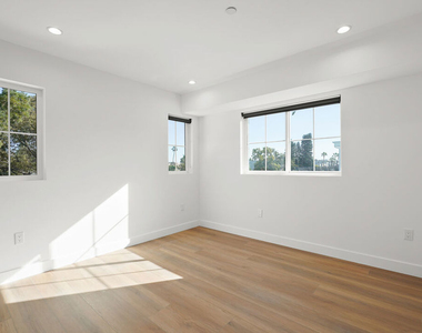 1331 N June Street - Photo Thumbnail 18