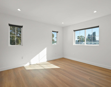1331 N June Street - Photo Thumbnail 12
