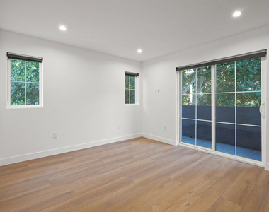 1331 N June Street - Photo Thumbnail 14
