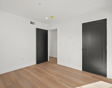 1331 N June Street - Photo Thumbnail 20