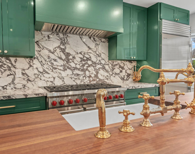 9024 Keith Avenue - Photo Thumbnail 9