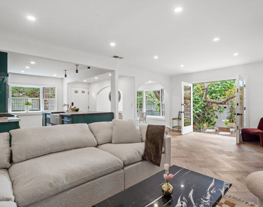 9024 Keith Avenue - Photo Thumbnail 3