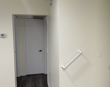 1515 S Beverly Drive - Photo Thumbnail 5