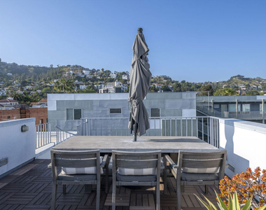1345 Havenhurst Drive - Photo Thumbnail 31