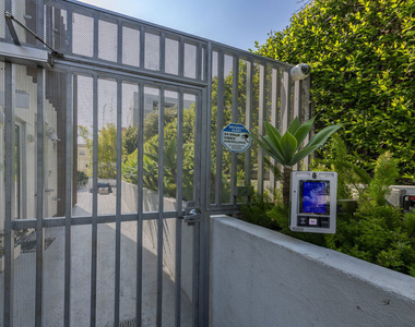 1345 Havenhurst Drive - Photo Thumbnail 2