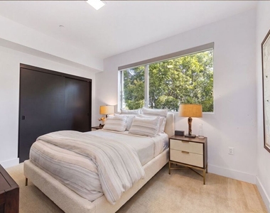 1345 Havenhurst Drive - Photo Thumbnail 23