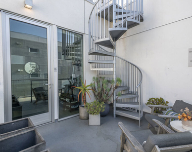 1345 Havenhurst Drive - Photo Thumbnail 4